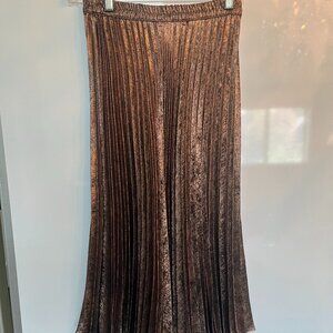 Xirena Farrah Pleated Midi Skirt in Bronze. Metallic
